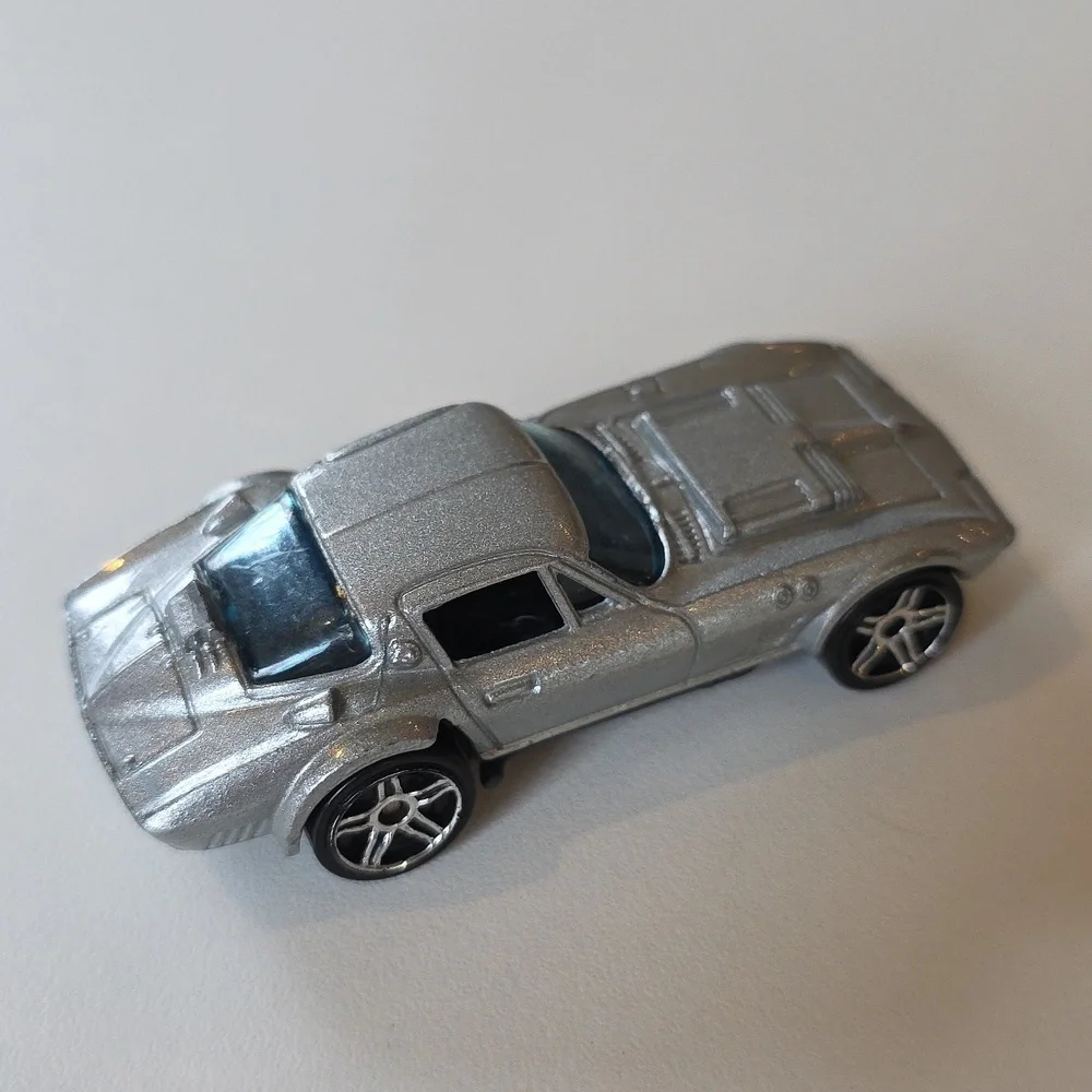 Hot Wheels - Corvette Grand Sport - Mattel - Silver